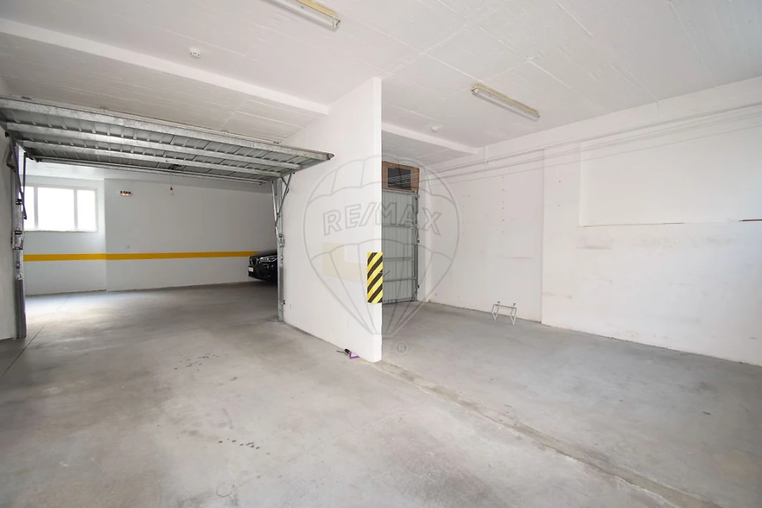 Apartamento T3 para Arrendamento em São Domingos de Rana Foto 34