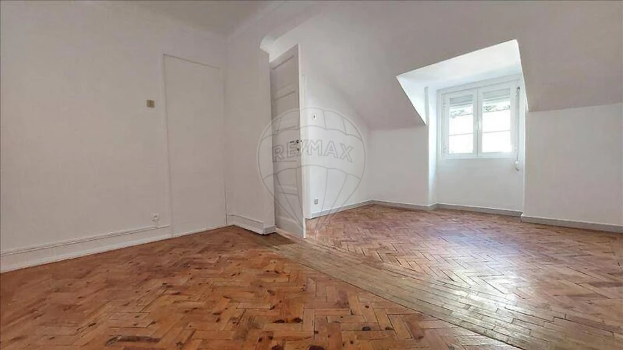 Apartamento T3 para Venda em Queluz e Belas Foto 2