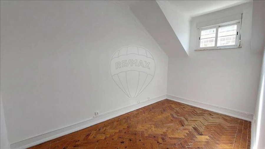 Apartamento T3 para Venda em Queluz e Belas Foto 8