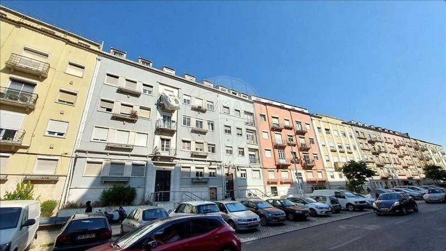 Apartamento T3 para Venda em Queluz e Belas Foto 1