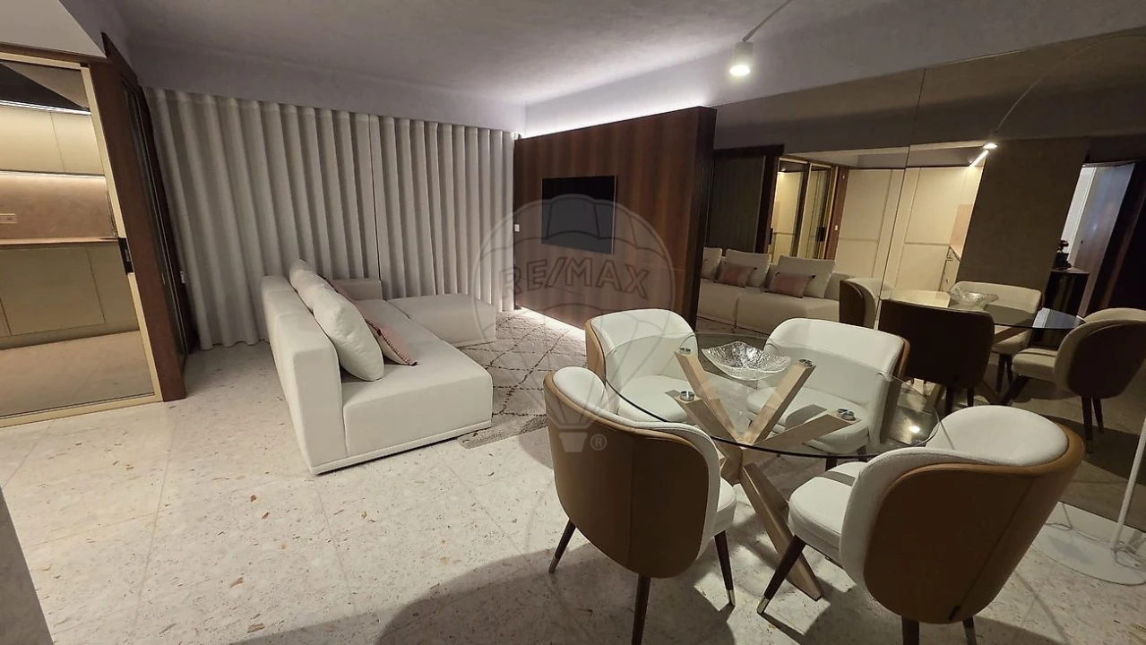 Apartamento T1 para Venda em Santo António Foto 15