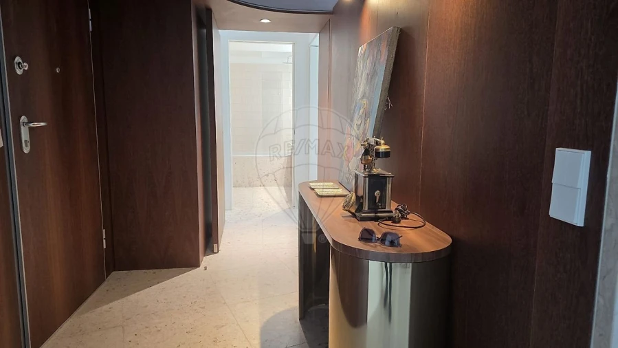 Apartamento T1 para Venda em Santo António Foto 3