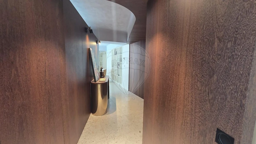 Apartamento T1 para Venda em Santo António Foto 7