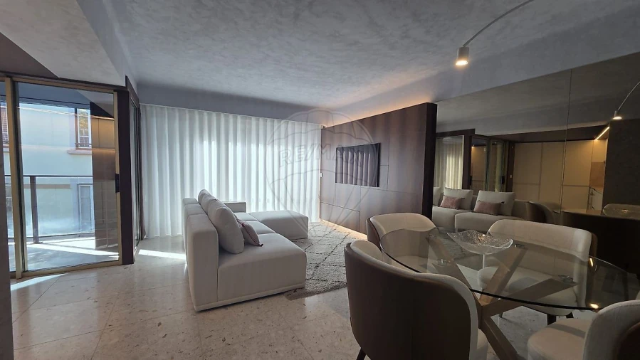 Apartamento T1 para Venda em Santo António Foto 1