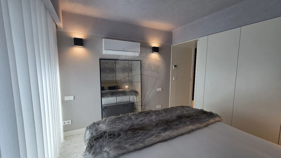 Apartamento T1 para Venda em Santo António Foto 11