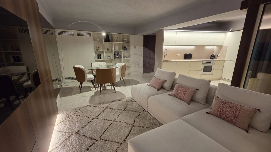 Apartamento T1 para Venda em Santo António Foto 14