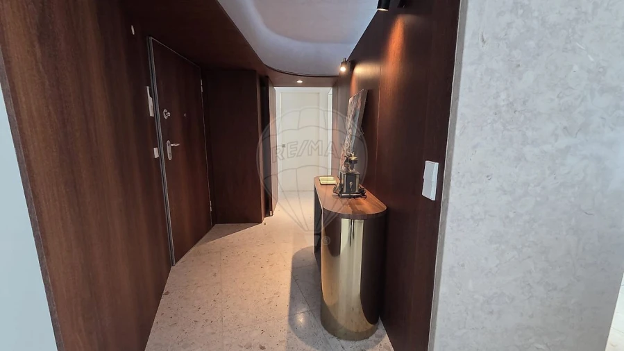 Apartamento T1 para Venda em Santo António Foto 4