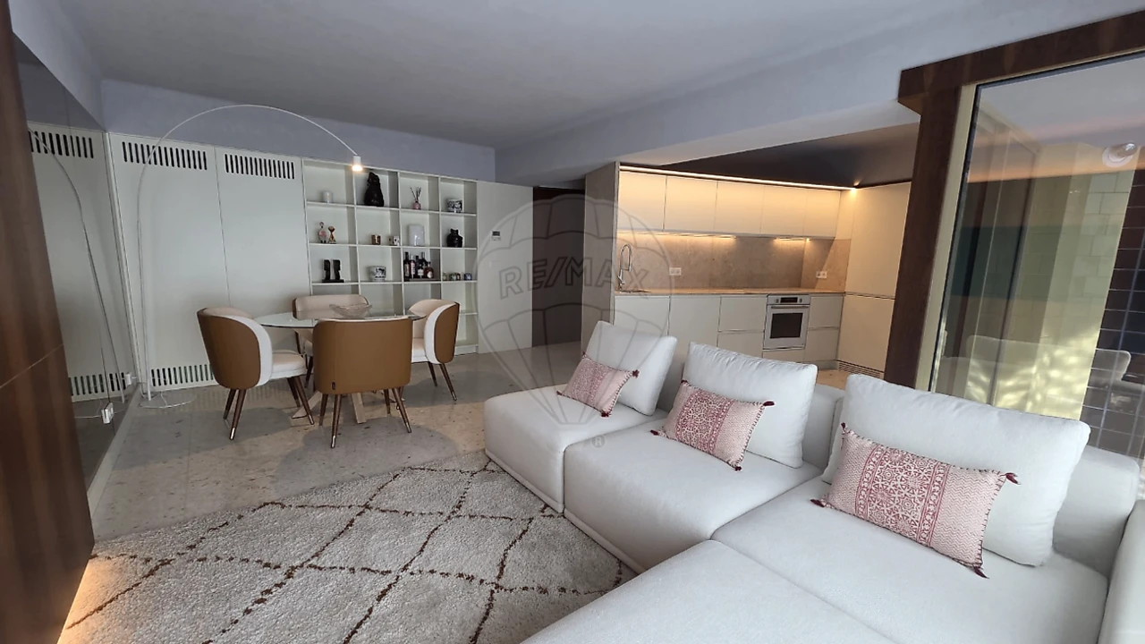 Apartamento T1 para Venda em Santo António Foto 5