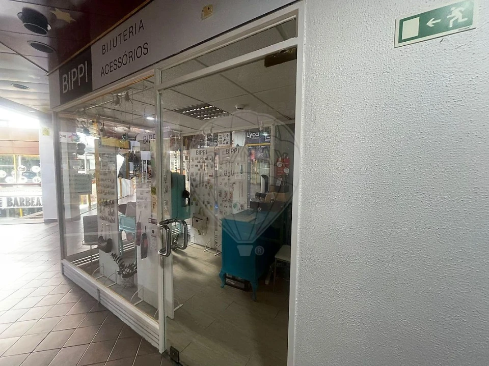 Loja para Venda em Cacém e São Marcos Foto 2