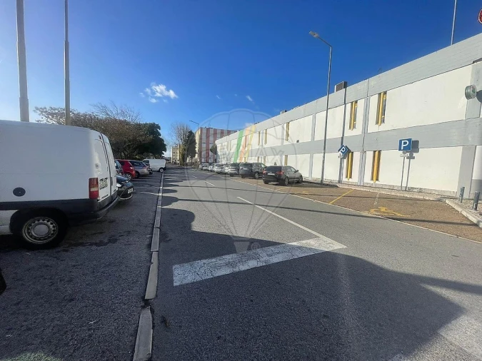 Loja para Arrendamento em Cacém e São Marcos Foto 10