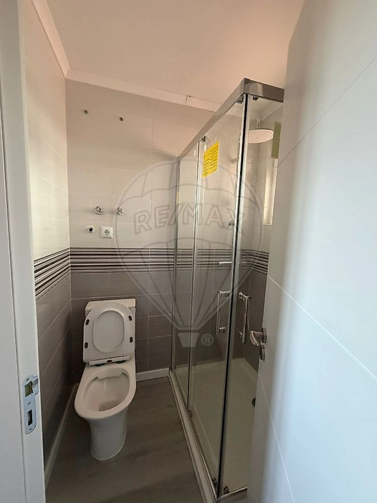 Apartamento T2 para Arrendamento em Pontinha e Famões Foto 8