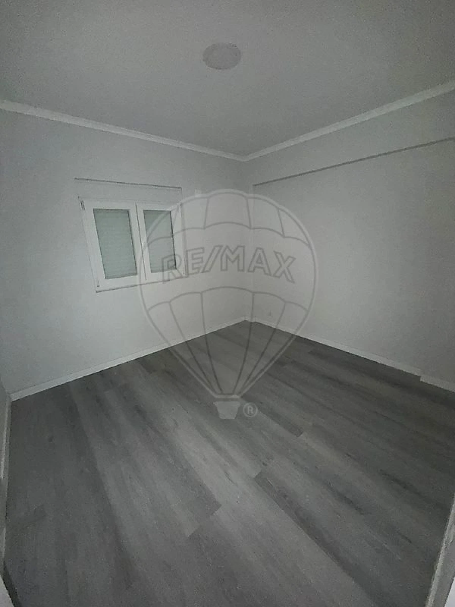 Apartamento T2 para Arrendamento em Pontinha e Famões Foto 4