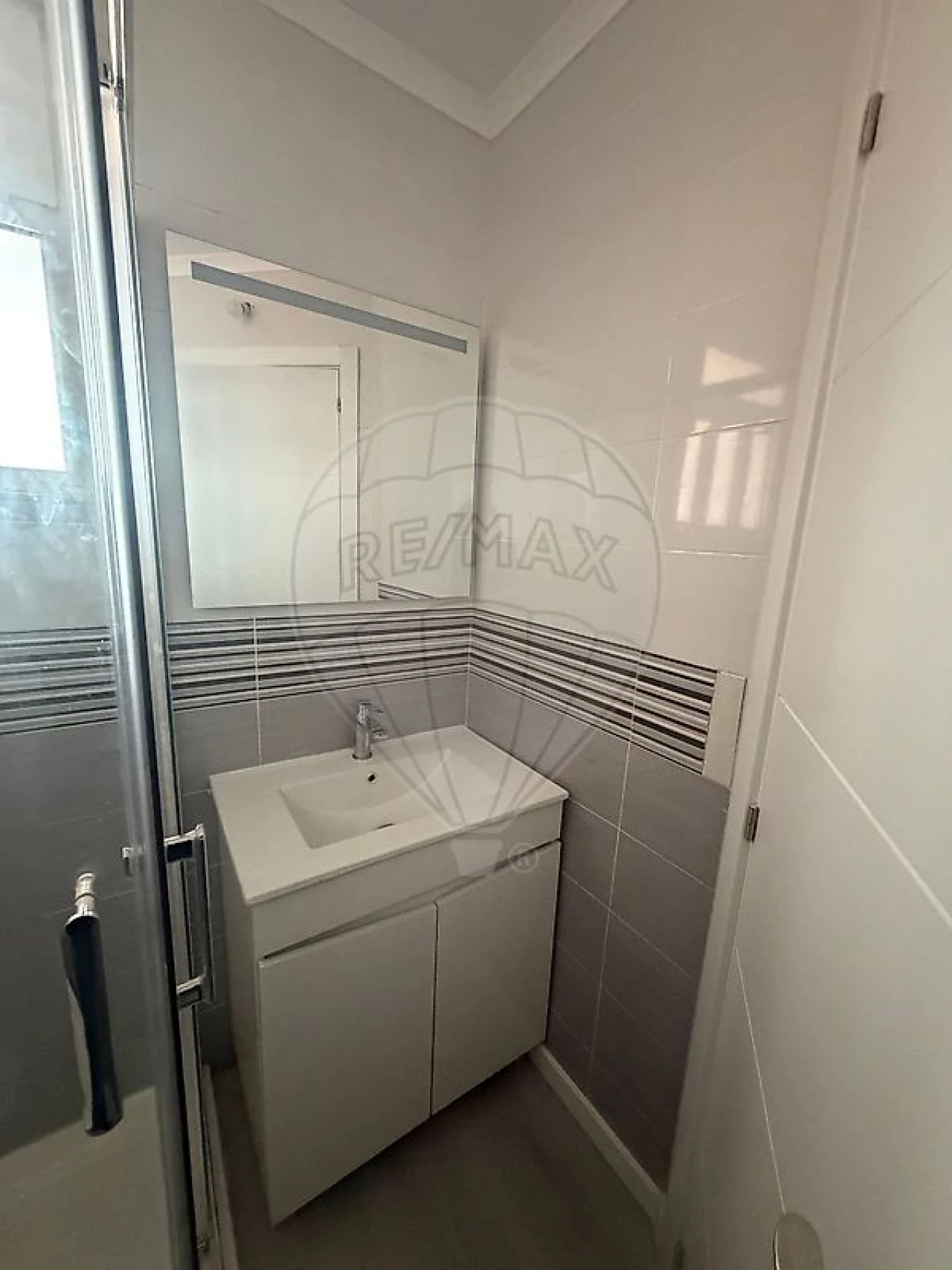 Apartamento T2 para Arrendamento em Pontinha e Famões Foto 9