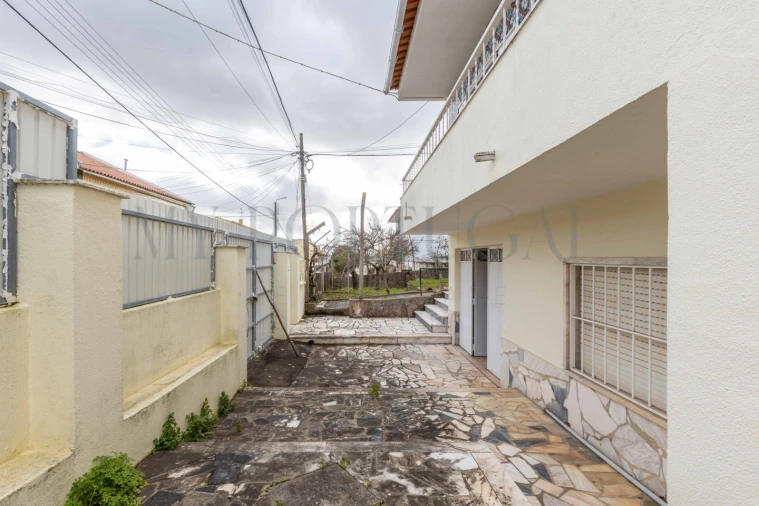 Moradia T4 para Venda em Queluz e Belas Foto 26