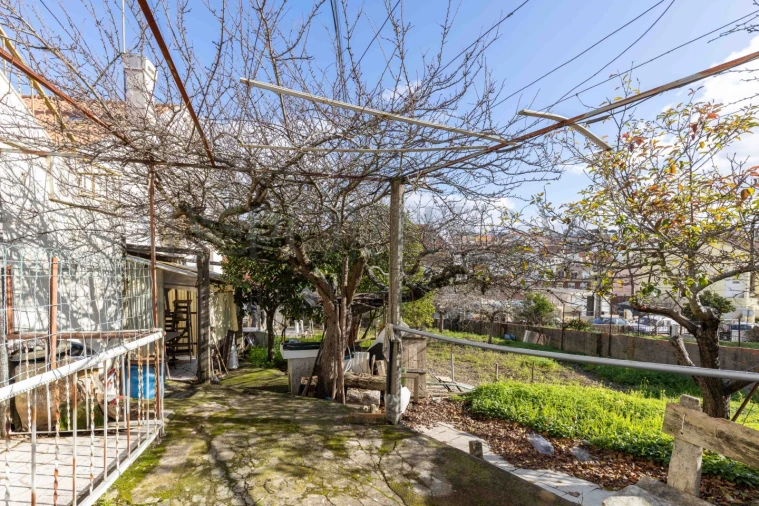 Moradia T4 para Venda em Queluz e Belas Foto 33