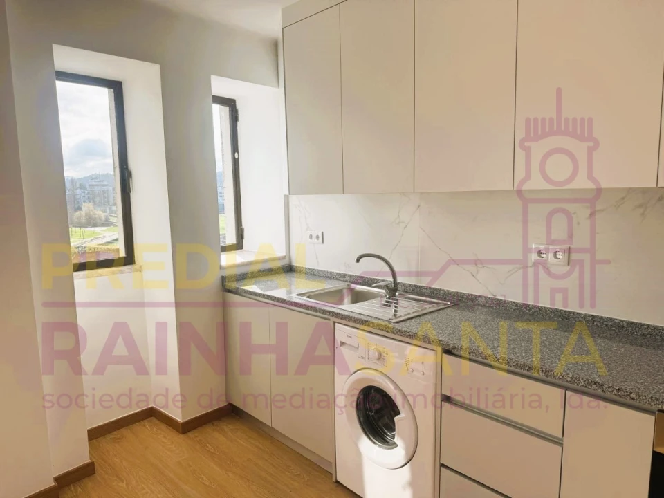 Apartamento T2 para Arrendamento em Santa Clara e Castelo Viegas Foto 4
