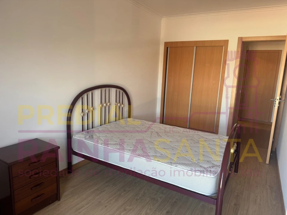 Apartamento T2 para Arrendamento em Santa Clara e Castelo Viegas Foto 9
