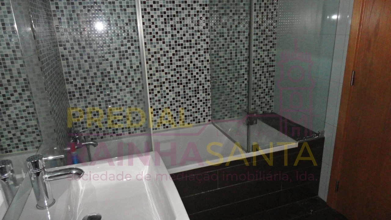Apartamento T2 para Arrendamento em Santa Clara e Castelo Viegas Foto 11
