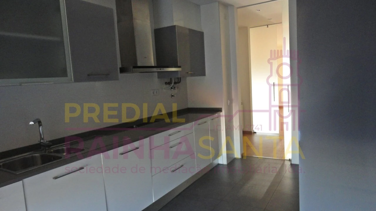 Apartamento T2 para Arrendamento em Santa Clara e Castelo Viegas Foto 2