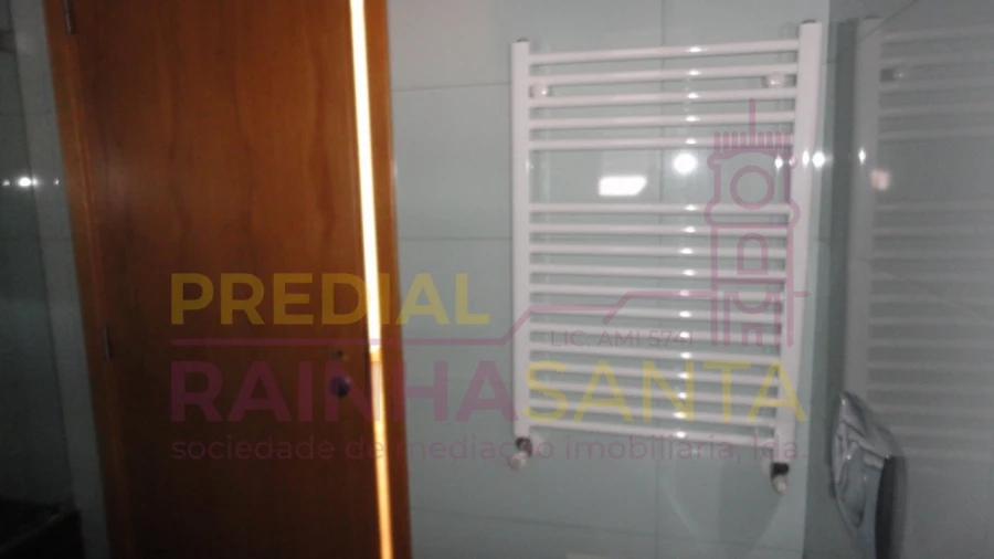 Apartamento T2 para Arrendamento em Santa Clara e Castelo Viegas Foto 12