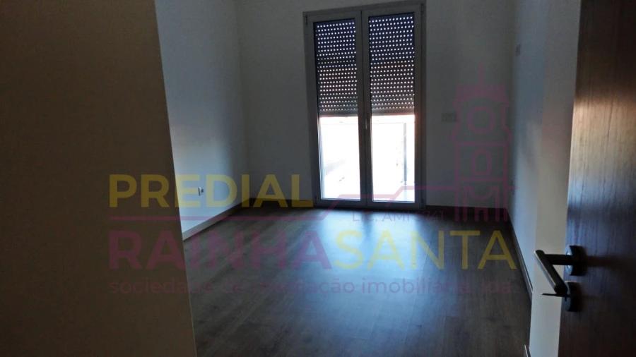 Apartamento T2 para Arrendamento em Santa Clara e Castelo Viegas Foto 4