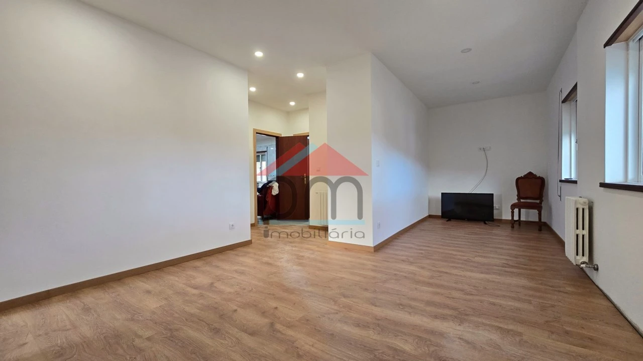 Moradia T3 para Venda em Boivão Foto 7