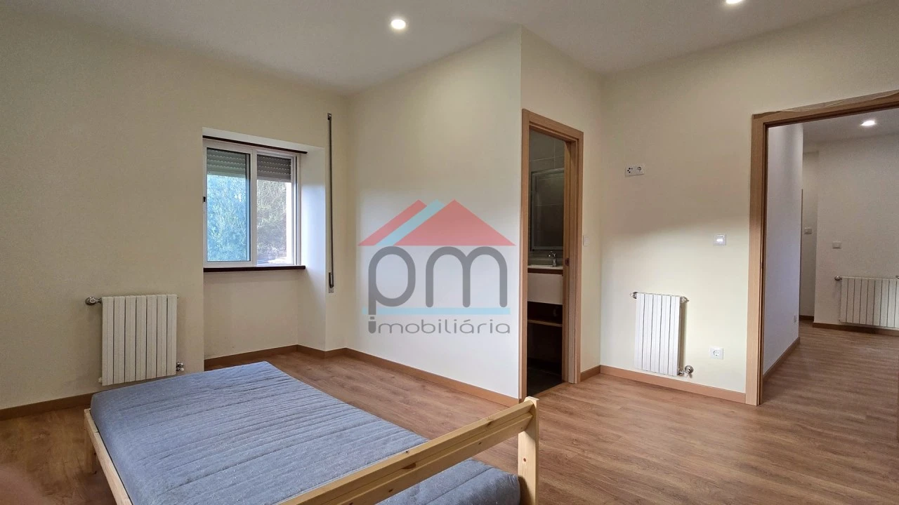 Moradia T3 para Venda em Boivão Foto 10