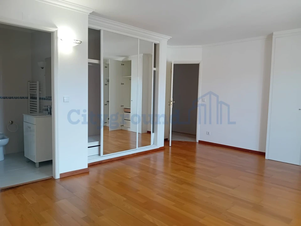 Moradia T2 para Venda em Reguengo do Fetal Foto 9