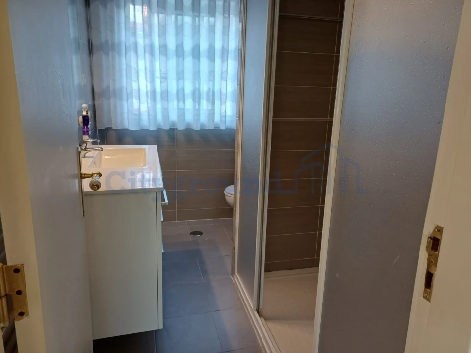 Moradia T2 para Venda em Reguengo do Fetal Foto 13