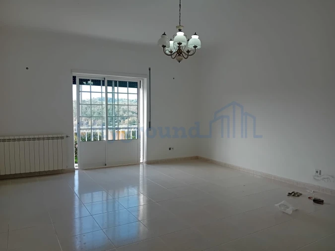 Moradia T2 para Venda em Reguengo do Fetal Foto 3