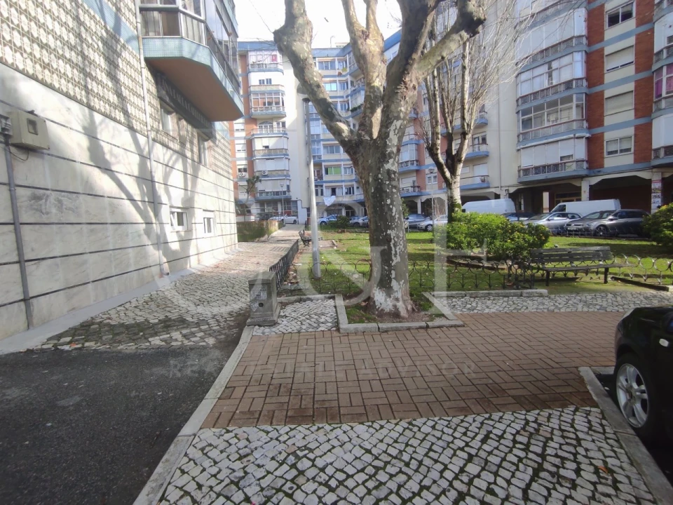 Apartamento T2 para Venda em Massamá e Monte Abraão Foto 30