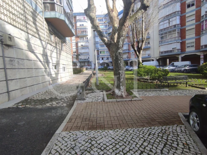 Apartamento T2 para Venda em Massamá e Monte Abraão Foto 30