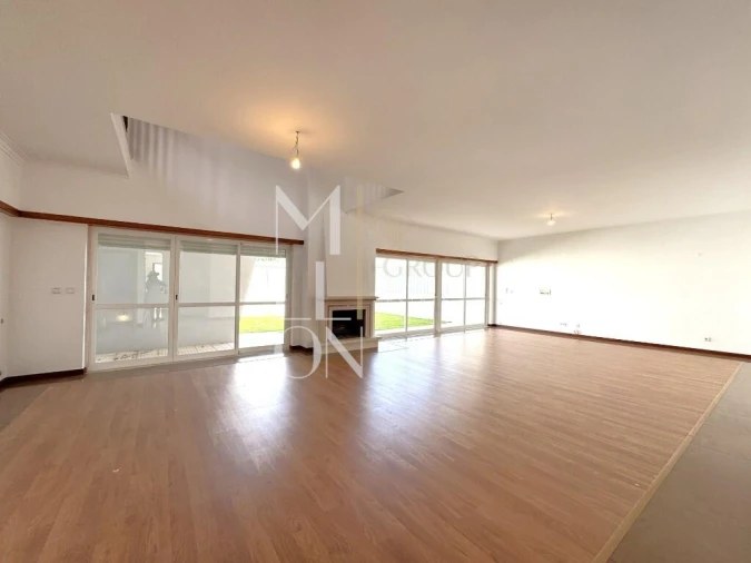 Moradia T4 para Venda em Sesimbra (Castelo) Foto 4