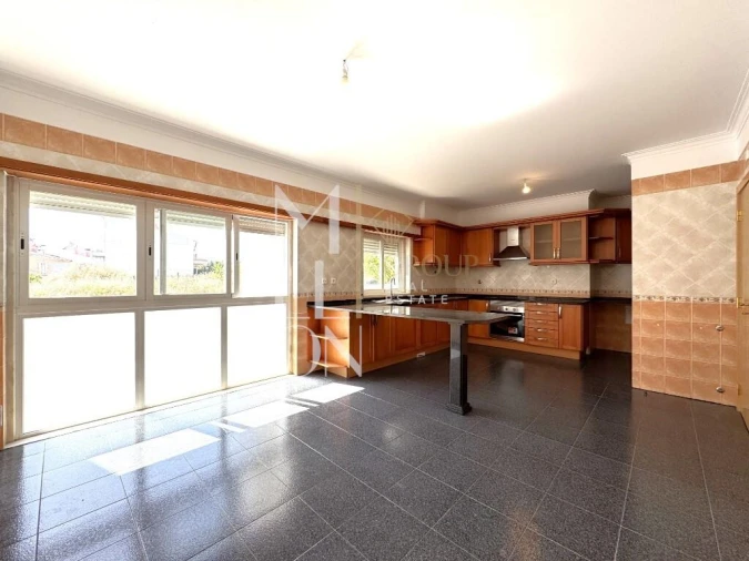 Moradia T4 para Venda em Sesimbra (Castelo) Foto 8