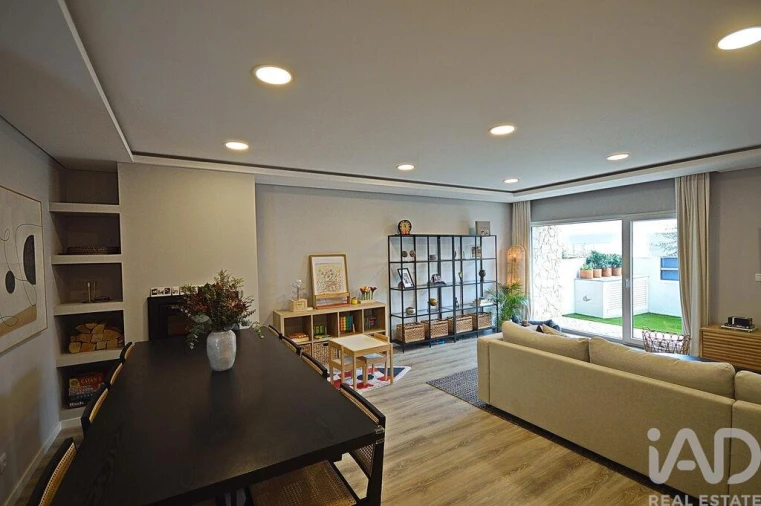 Moradia T4 para Venda em Fernao Ferro Foto 2