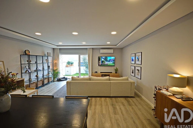 Moradia T4 para Venda em Fernao Ferro