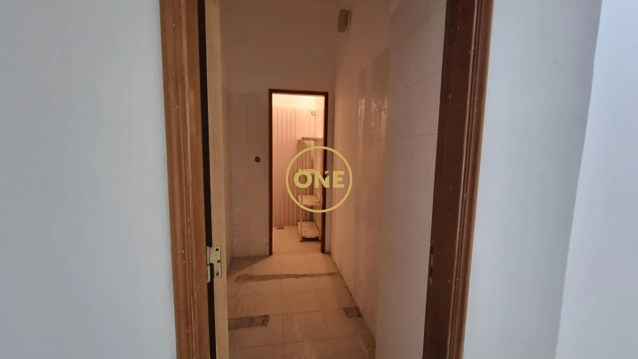 Loja para Arrendamento em Rio de Mouro Foto 10