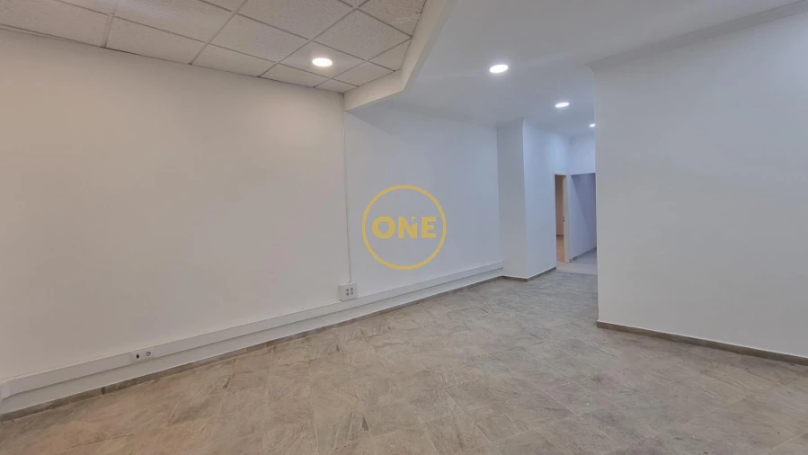 Loja para Arrendamento em Rio de Mouro Foto 17