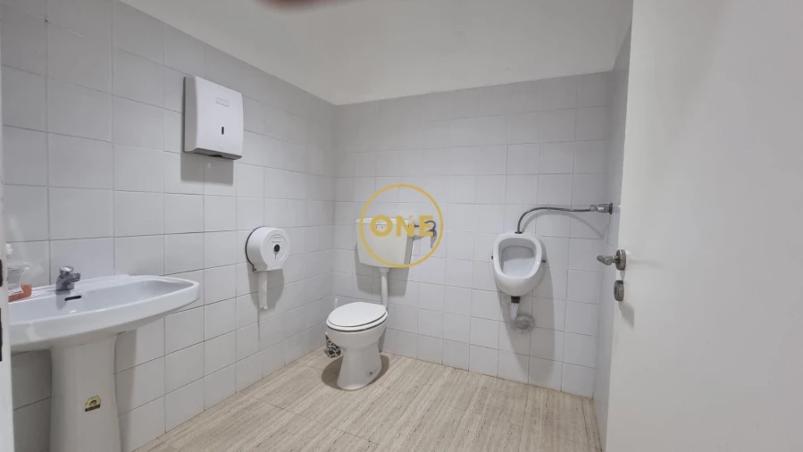 Loja para Arrendamento em Rio de Mouro Foto 24