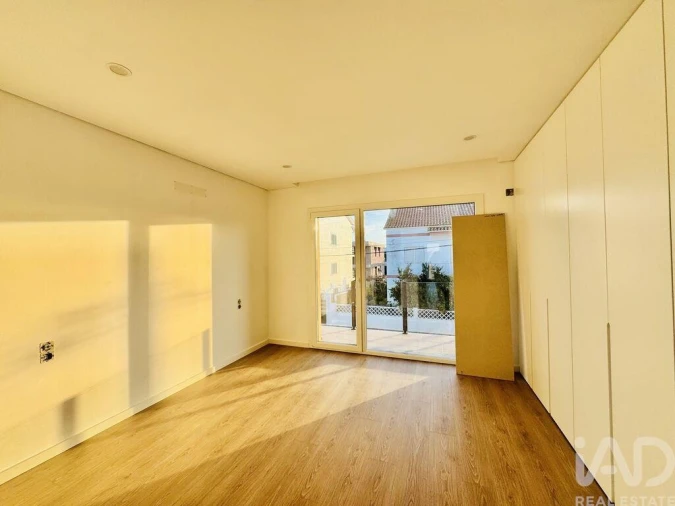 Moradia T4 para Venda em Fernao Ferro Foto 7