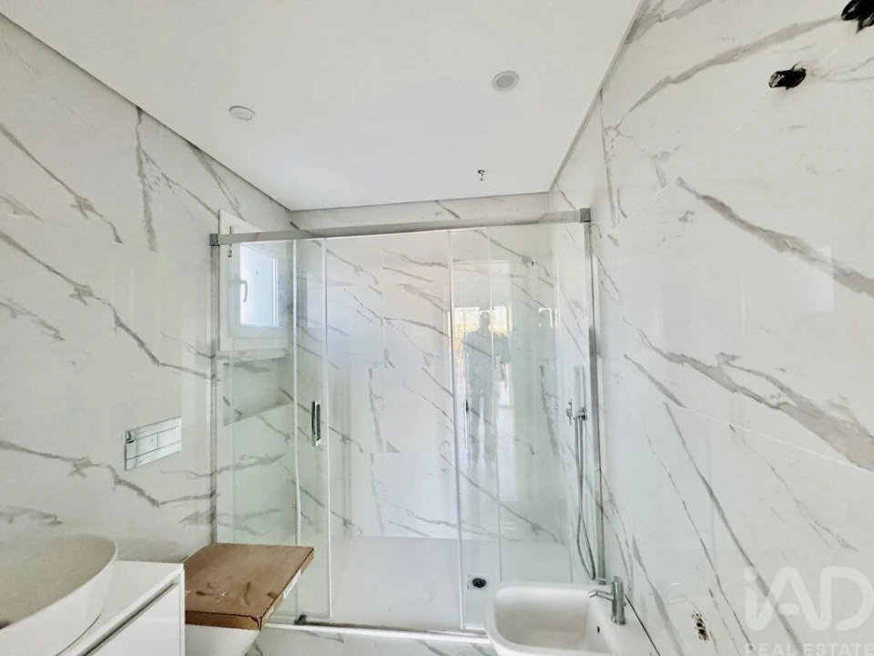 Moradia T4 para Venda em Fernao Ferro Foto 6