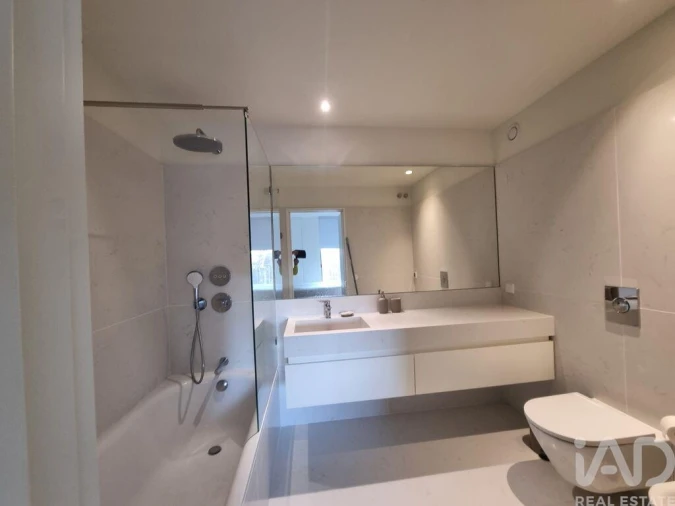 Apartamento T1 para Arrendamento em Areeiro Foto 5