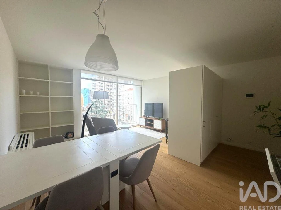 Apartamento T1 para Arrendamento em Areeiro Foto 6