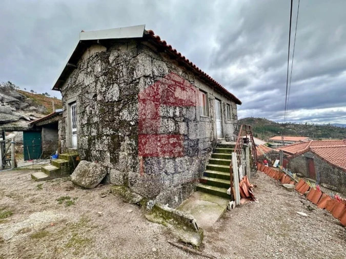 Moradia T2 para Venda em Chorense e Monte Foto 1