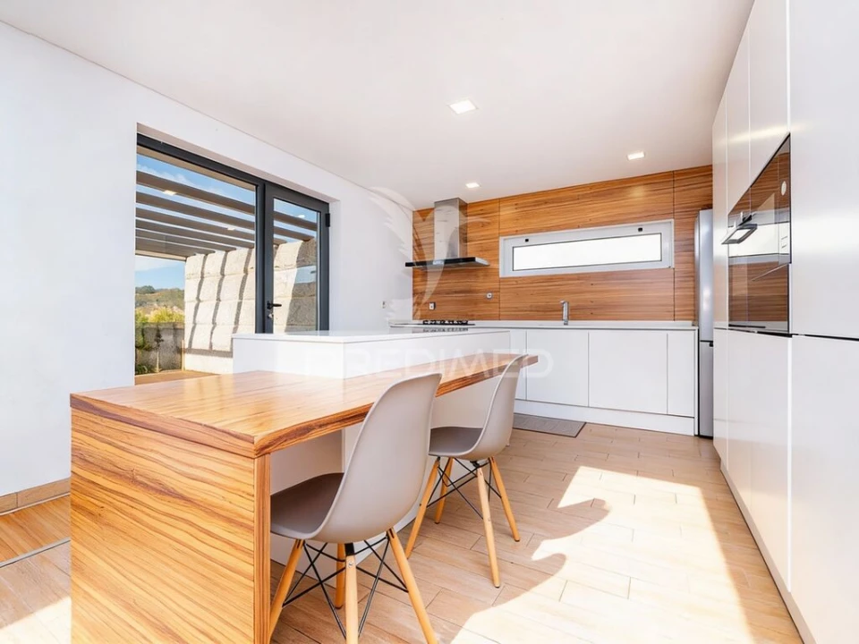 Moradia T3 para Venda em Pedralva Foto 18