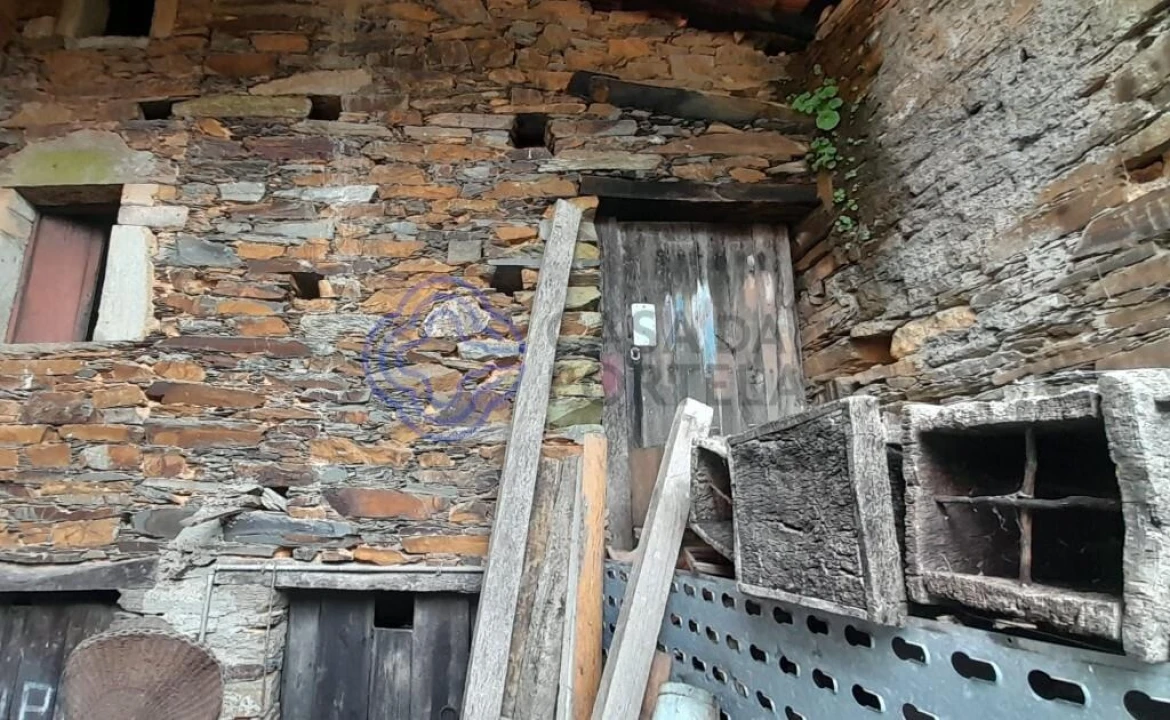 Prédio para Venda em Unhais-O-Velho Foto 5