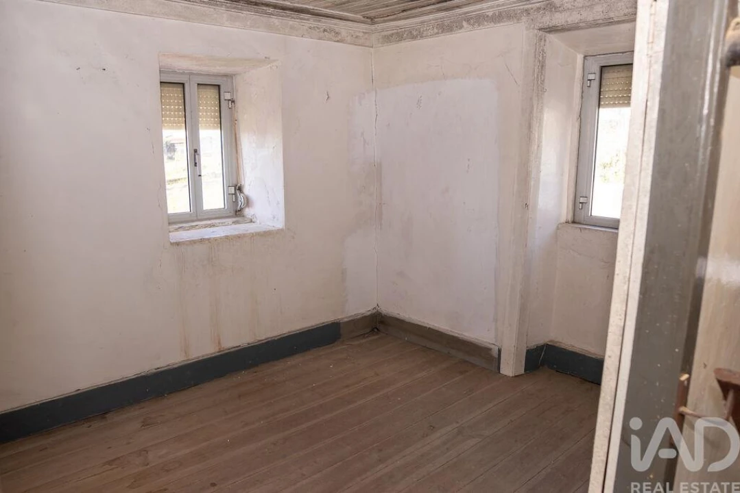 Moradia T3 para Venda em Almalagues Foto 8