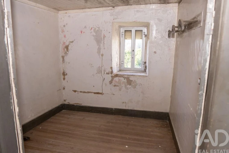 Moradia T3 para Venda em Almalagues Foto 9