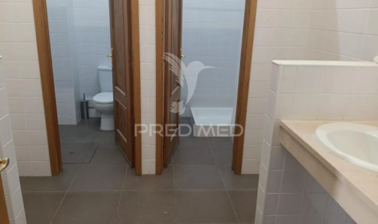 Armazém para Arrendamento em Santo Antão e São Julião do Tojal Foto 9