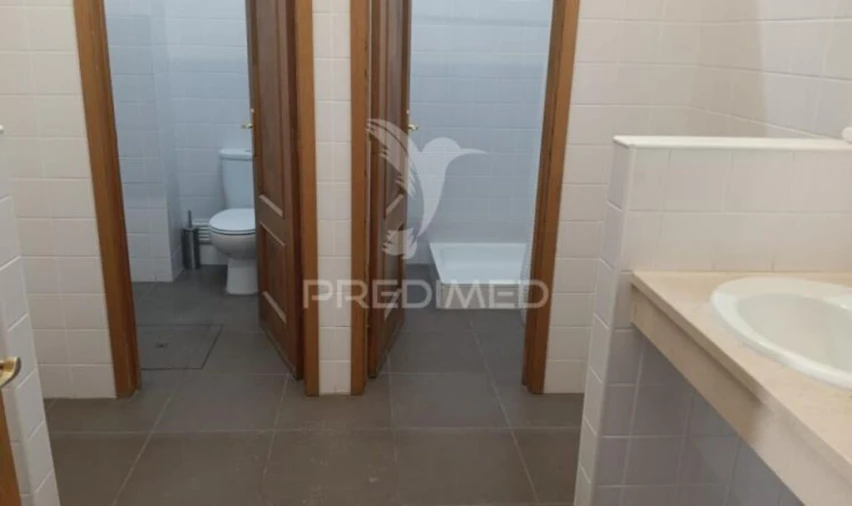 Armazém para Arrendamento em Santo Antão e São Julião do Tojal Foto 9